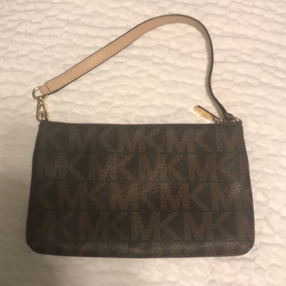 Michael Kors Wristlet-Used Once! - Picture 2 of 4